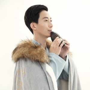 成人区精品一区二区婷婷
